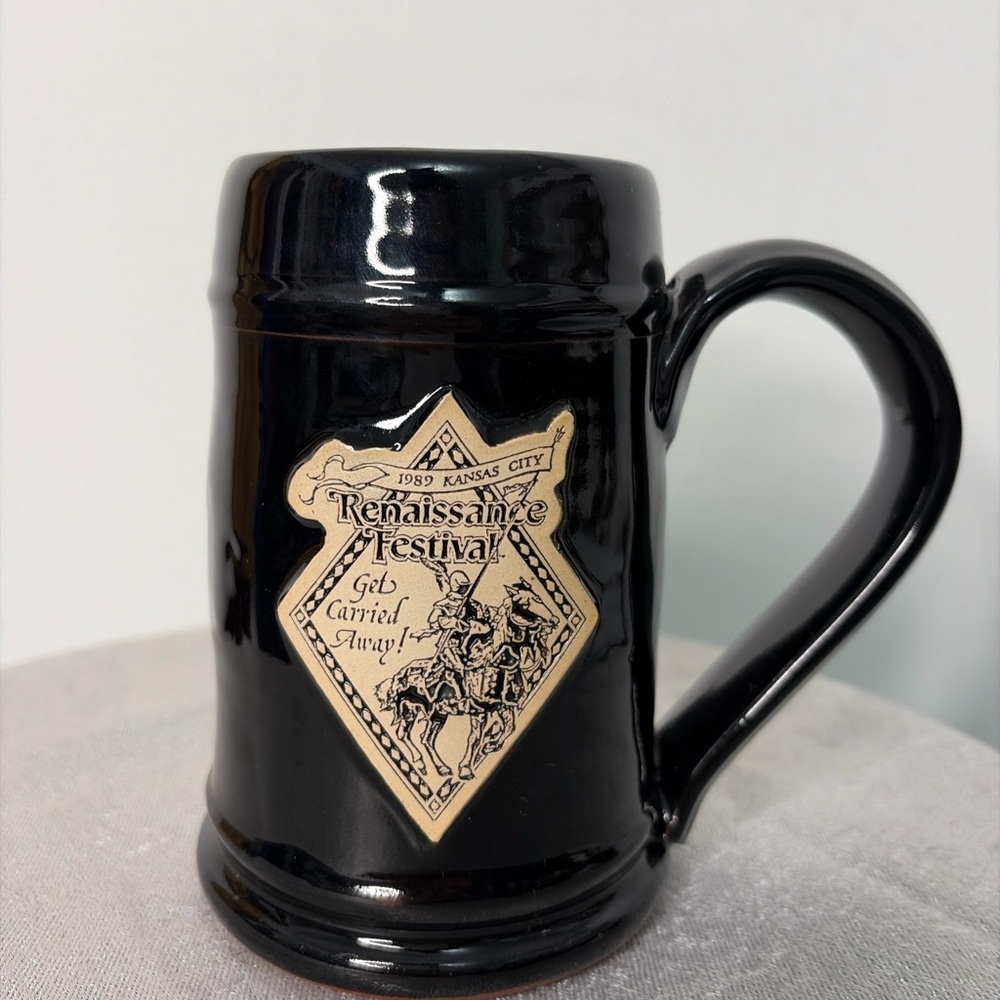 Kansas City Renaissance Festival Mug 1990 Black Ceramic Stein(F70)”✨